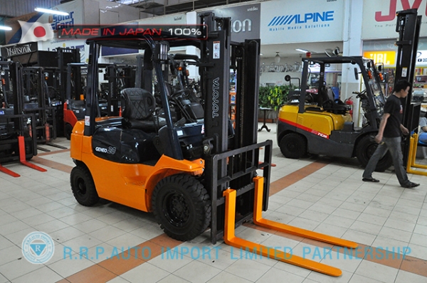 ขายรถโฟล์คลิฟท์มือสอง TOYOTA รุ่น 7FG20-21270 นำเข้าจากประเทศญี่ปุ่น 100\% ไม่เคยใช้งานในไทย