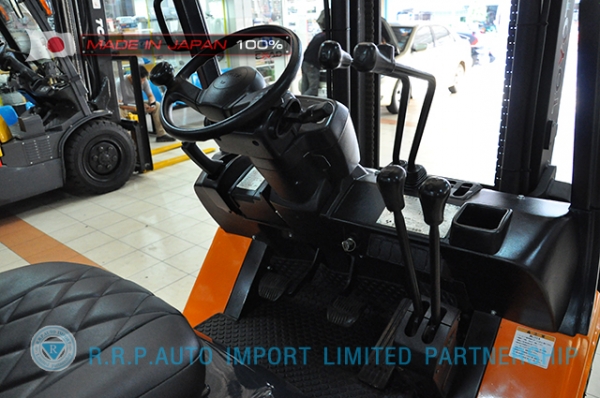 ขายรถโฟล์คลิฟท์มือสอง TOYOTA รุ่น 7FG20-21270 นำเข้าจากประเทศญี่ปุ่น 100\% ไม่เคยใช้งานในไทย