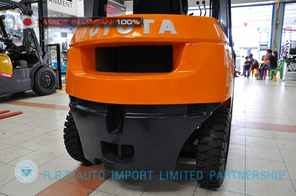 ขายรถโฟล์คลิฟท์มือสอง TOYOTA รุ่น 7FG20-21270 นำเข้าจากประเทศญี่ปุ่น 100\% ไม่เคยใช้งานในไทย