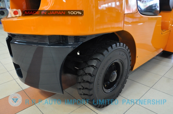 ขายรถโฟล์คลิฟท์มือสอง TOYOTA รุ่น 7FD25-18372 นำเข้าจากประเทศญี่ปุ่น 100\% ไม่เคยใช้งานในไทย