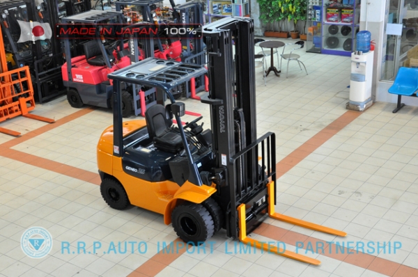 ขายรถโฟล์คลิฟท์มือสอง TOYOTA รุ่น 7FD25-18372 นำเข้าจากประเทศญี่ปุ่น 100\% ไม่เคยใช้งานในไทย