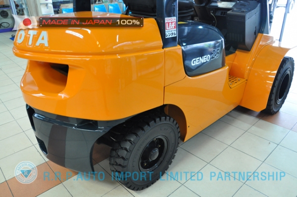 ขายรถโฟล์คลิฟท์มือสอง TOYOTA รุ่น 7FD25-18372 นำเข้าจากประเทศญี่ปุ่น 100\% ไม่เคยใช้งานในไทย