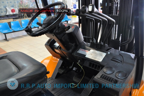 ขายรถโฟล์คลิฟท์มือสอง TOYOTA รุ่น 7FD25-18372 นำเข้าจากประเทศญี่ปุ่น 100\% ไม่เคยใช้งานในไทย