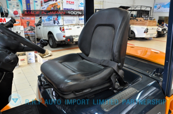 ขายรถโฟล์คลิฟท์มือสอง TOYOTA รุ่น 7FD25-18372 นำเข้าจากประเทศญี่ปุ่น 100\% ไม่เคยใช้งานในไทย
