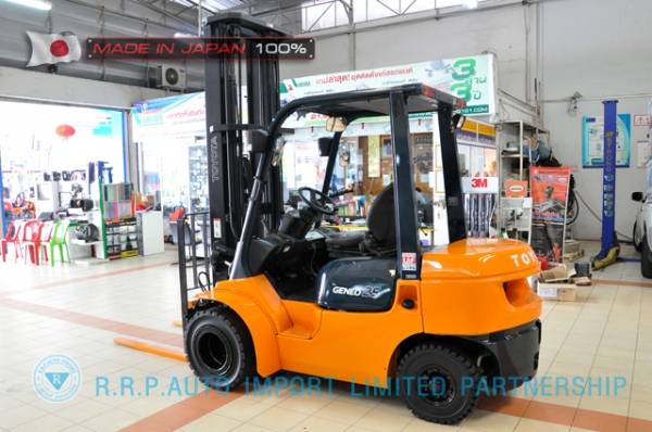 ขายรถโฟล์คลิฟท์มือสอง TOYOTA รุ่น 7FD25-18372 นำเข้าจากประเทศญี่ปุ่น 100\% ไม่เคยใช้งานในไทย