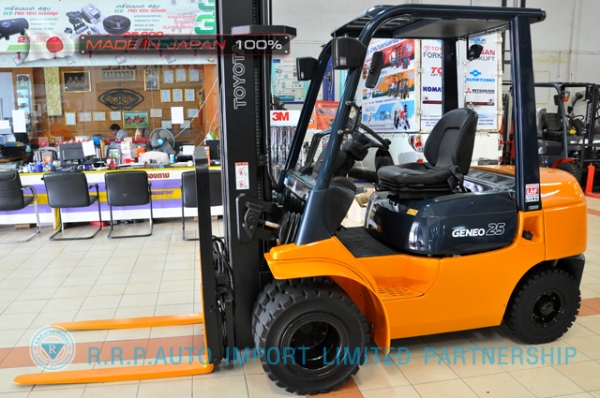 ขายรถโฟล์คลิฟท์มือสอง TOYOTA รุ่น 7FD25-18372 นำเข้าจากประเทศญี่ปุ่น 100\% ไม่เคยใช้งานในไทย