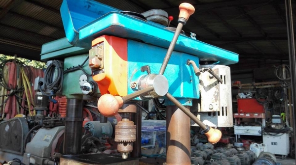 ** ไปอยู่ลพบุรี ** สว่านแท่น 5/8"(16mm) มอเตอร์ Toshiba 1/2 HP 220V พร้อมใช้ ** ไปอยู่ลพบุรี ** สว่านแท่น 5/8"(16mm) มอเตอร์ Toshiba 1/2 HP 220V พร้อมใช้