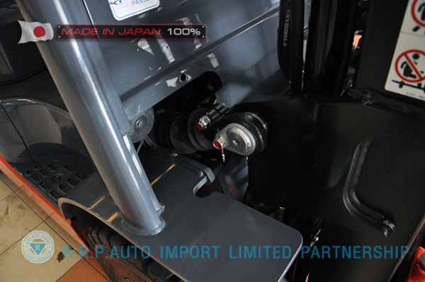 ขายรถโฟล์คลิฟท์มือสอง TOYOTA รุ่น 8FG15-13765 นำเข้าจากประเทศญี่ปุ่น 100\% ไม่เคยใช้งานในไทย