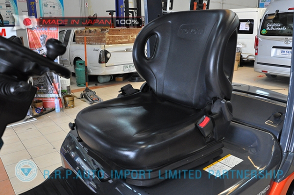 ขายรถโฟล์คลิฟท์มือสอง TOYOTA รุ่น 8FG15-13765 นำเข้าจากประเทศญี่ปุ่น 100\% ไม่เคยใช้งานในไทย