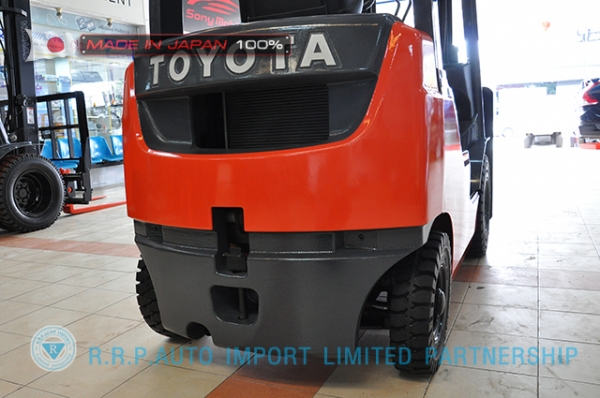 ขายรถโฟล์คลิฟท์มือสอง TOYOTA รุ่น 8FG15-13765 นำเข้าจากประเทศญี่ปุ่น 100\% ไม่เคยใช้งานในไทย