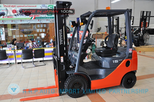 ขายรถโฟล์คลิฟท์มือสอง TOYOTA รุ่น 8FG15-13765 นำเข้าจากประเทศญี่ปุ่น 100\% ไม่เคยใช้งานในไทย