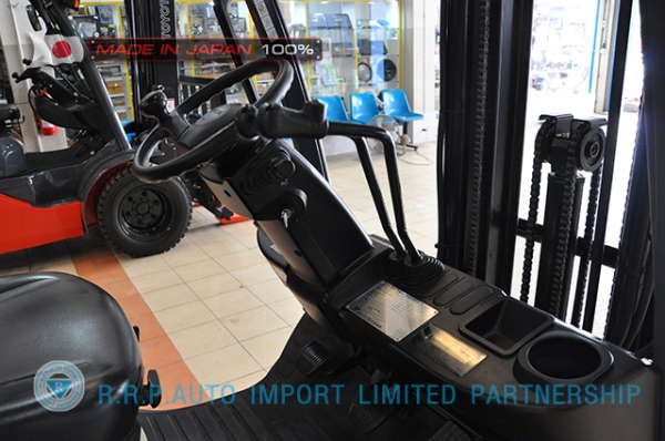 ขายรถโฟล์คลิฟท์มือสอง TOYOTA รุ่น 8FG15-13765 นำเข้าจากประเทศญี่ปุ่น 100\% ไม่เคยใช้งานในไทย