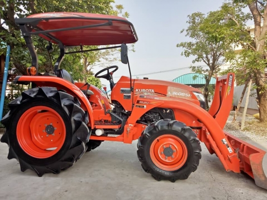 คูโบต้า L3608SP 4 WD  พร้อมใบมีดตราช้าง ตัดหญ้าใหม่ สีเดิมๆ 100 เปอร์เซ็น