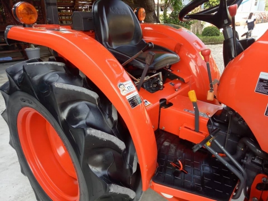 คูโบต้า L3608SP 4 WD  พร้อมใบมีดตราช้าง ตัดหญ้าใหม่ สีเดิมๆ 100 เปอร์เซ็น