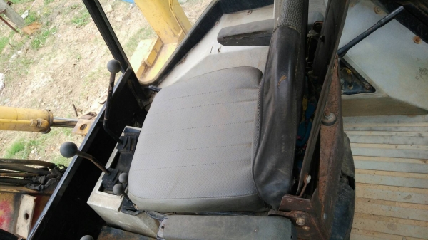 ขายด่วนรถหน้าตักหลังขุด CAT=42BB  รถสวย มีตู้แอร์ เอกสารพร้อม