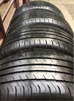 ยาง Dunlop 215 55 17 ปลายปี15 ดอกเต็ม ใช้ยาว ราคาไม่แพง