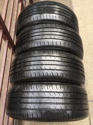 ยาง Dunlop 215 55 17 ปลายปี15 ดอกเต็ม ใช้ยาว ราคาไม่แพง