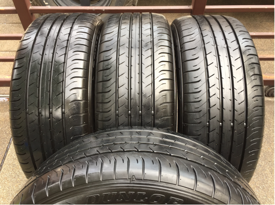 ยาง Dunlop 215 55 17 ปลายปี15 ดอกเต็ม ใช้ยาว ราคาไม่แพง