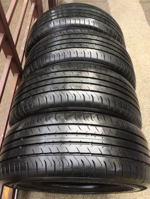 ยาง Dunlop 215 55 17 ปลายปี15 ดอกเต็ม ใช้ยาว ราคาไม่แพง