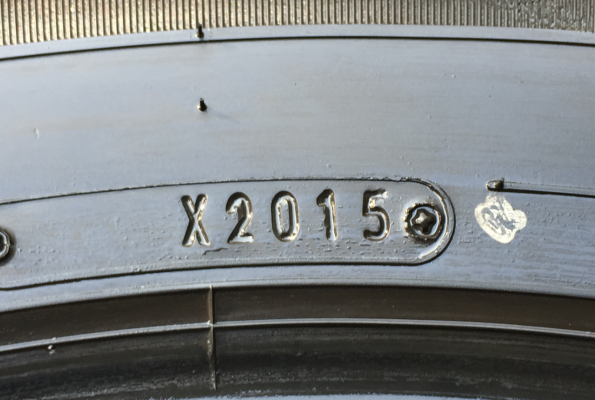 ยาง Dunlop 225 65 17 ปี15 ดอกเต็ม ใช้ยาว ราคาไม่แพง