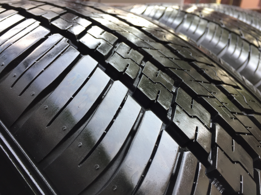 ยาง Dunlop 225 65 17 ปี15 ดอกเต็ม ใช้ยาว ราคาไม่แพง