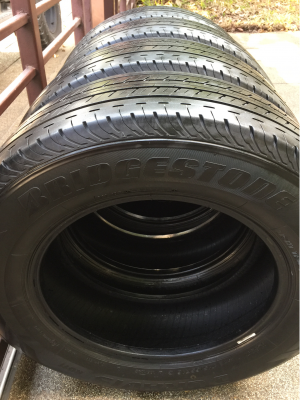 ยาง Bridgestone 215 65 16 ปี15 ดอกเต็ม ไม่มีปะ ราคาไม่แพง