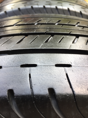 ยาง Bridgestone 215 65 16 ปี15 ดอกเต็ม ไม่มีปะ ราคาไม่แพง