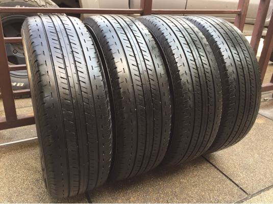 ยาง Bridgestone 215 65 16 ปี15 ดอกเต็ม ไม่มีปะ ราคาไม่แพง
