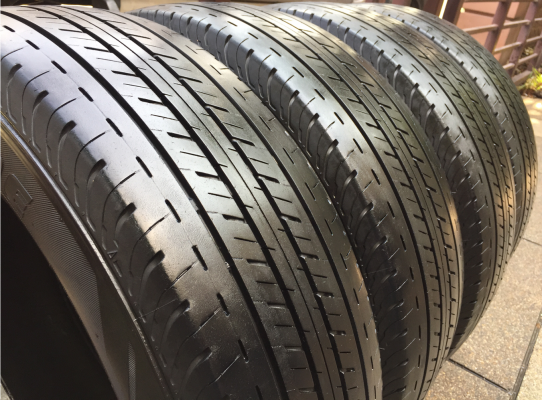 ยาง Bridgestone 215 65 16 ปี15 ดอกเต็ม ไม่มีปะ ราคาไม่แพง