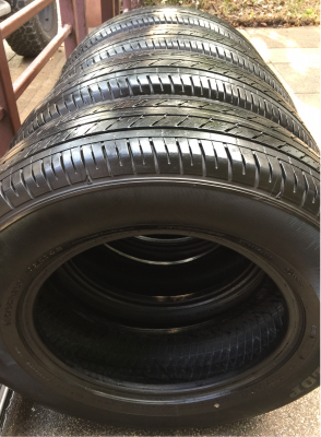 ยาง Dunlop 215 65 16 ปี16 ดอกเต็ม ไม่มีปะ ราคาไม่แพง