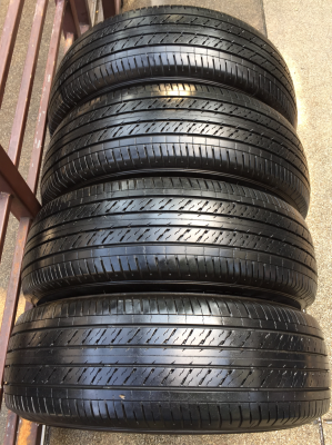ยาง Dunlop 215 65 16 ปี16 ดอกเต็ม ไม่มีปะ ราคาไม่แพง