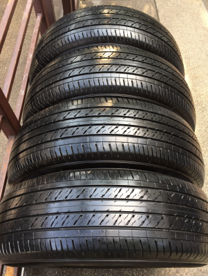ยาง Dunlop 215 65 16 ปี16 ดอกเต็ม ไม่มีปะ ราคาไม่แพง