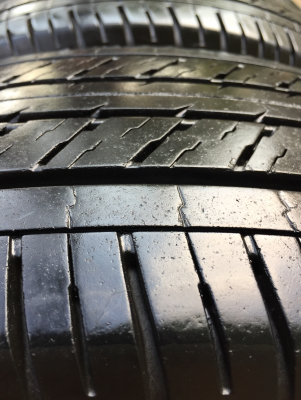 ยาง Dunlop 215 65 16 ปี16 ดอกเต็ม ไม่มีปะ ราคาไม่แพง