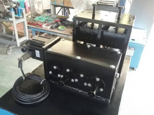 โปรโมชั่น เครื่องจักรใหม่ ขายเพียง 60,000 เครื่องดัดเหล็กเส้น และ รีดเหล็กแบน ในเครื่องเดียวกัน Stoker Concast India ซื้อมาใหม่ นำเข้า ปี 2013 ราคา 2 แสน รีดแผ่นได้หน้ากว้างถึง 150 mm.(6") และ ดัดเหล็กเส้นได้โตเกิน 1" ลูกกลิ้งปรับระยะกดดัดได้ ชุ โปรโมชั่น เครื่องจักรใหม่ ขายเพียง 60,000 เครื่องดัดเหล็กเส้น และ รีดเหล็กแบน ในเครื่องเดียวกัน Stoker Concast India ซื้อมาใหม่ นำเข้า ปี 2013 ราคา 2 แสน รีดแผ่นได้หน้ากว้างถึง 150 mm.(6") และ ดัดเหล็กเส้นได้โตเกิน 1" ลูกกลิ้งปรับระยะกดดัดได้ ชุ