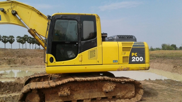 KOMATSU PC200-8 รถพร้อมใช้9000กว่าชั่วโมง