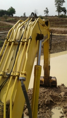 KOMATSU PC200-8 รถพร้อมใช้9000กว่าชั่วโมง