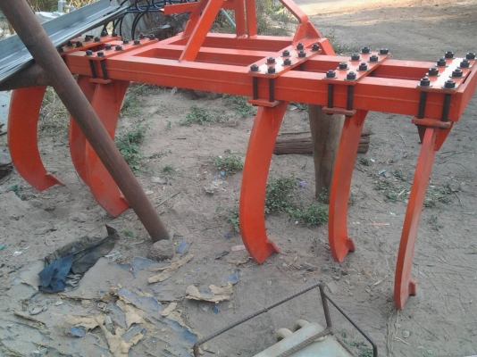 ขายลิเปอร์ (ขาขูดหญ้าในร่องอ้อย) และคาดสัปปริงใช้ร่วมกับลิปเปอร์(หนวดกุ้ง)