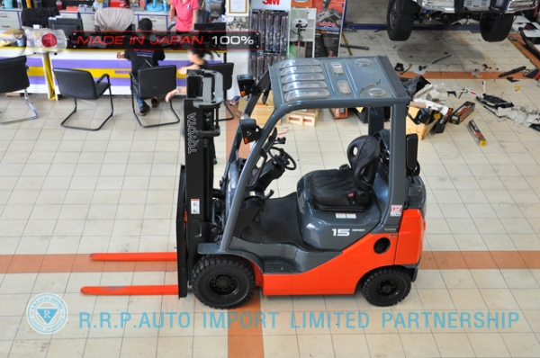 ขายรถโฟล์คลิฟท์มือสอง TOYOTA รุ่น 8FGL15-35897 นำเข้าจากประเทศญี่ปุ่น 100\% ไม่เคยใช้งานในไทย