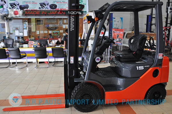 ขายรถโฟล์คลิฟท์มือสอง TOYOTA รุ่น 8FG15-13266 นำเข้าจากประเทศญี่ปุ่น 100\% ไม่เคยใช้งานในไทย