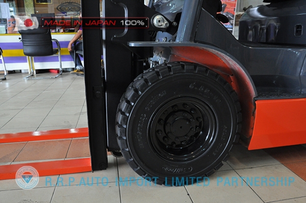 ขายรถโฟล์คลิฟท์มือสอง TOYOTA รุ่น 8FG15-13266 นำเข้าจากประเทศญี่ปุ่น 100\% ไม่เคยใช้งานในไทย