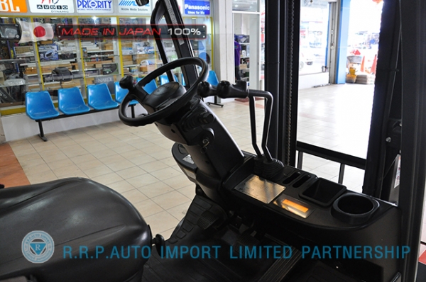 ขายรถโฟล์คลิฟท์มือสอง TOYOTA รุ่น 8FG15-13266 นำเข้าจากประเทศญี่ปุ่น 100\% ไม่เคยใช้งานในไทย