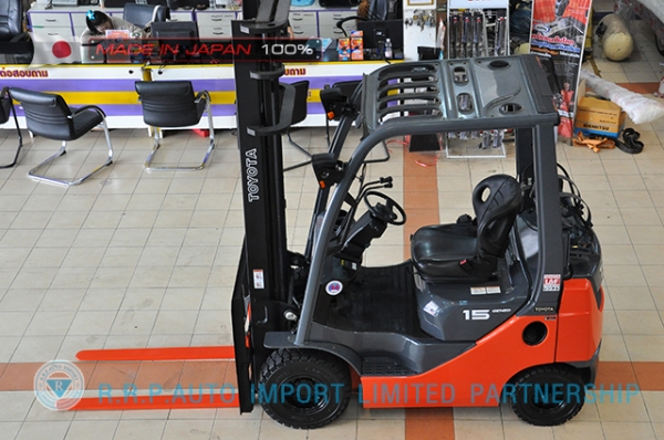 ขายรถโฟล์คลิฟท์มือสอง TOYOTA รุ่น 8FG15-13266 นำเข้าจากประเทศญี่ปุ่น 100\% ไม่เคยใช้งานในไทย