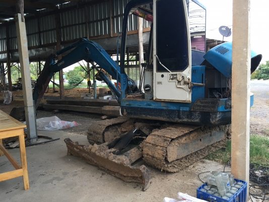 แบ็คโฮ KOBELCO SK42 ใช้งานได้ เครื่องดี เอวดี รถอยู่ ลพบุรี สนใจ 092-5852277