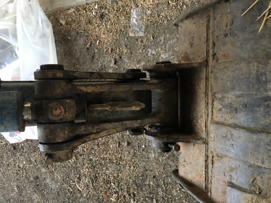 แบ็คโฮ KOBELCO SK42 ใช้งานได้ เครื่องดี เอวดี รถอยู่ ลพบุรี สนใจ 092-5852277