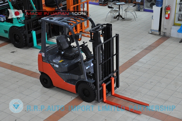 ขายรถโฟล์คลิฟท์มือสอง TOYOTA รุ่น 8FD15-33144 นำเข้าจากประเทศญี่ปุ่น 100\% ไม่เคยใช้งานในไทย