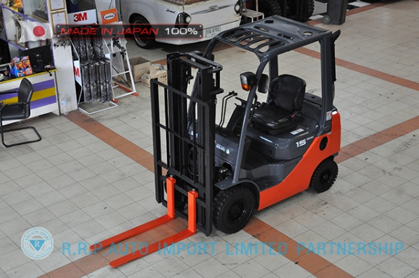 ขายรถโฟล์คลิฟท์มือสอง TOYOTA รุ่น 8FD15-33144 นำเข้าจากประเทศญี่ปุ่น 100\% ไม่เคยใช้งานในไทย