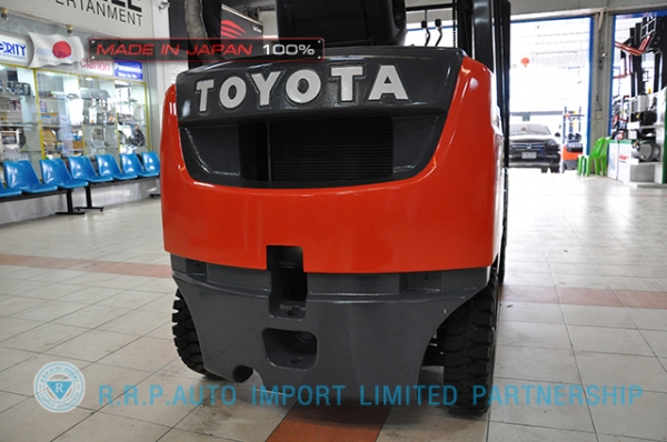 ขายรถโฟล์คลิฟท์มือสอง TOYOTA รุ่น 8FD15-33144 นำเข้าจากประเทศญี่ปุ่น 100\% ไม่เคยใช้งานในไทย