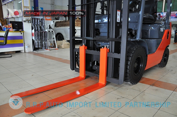 ขายรถโฟล์คลิฟท์มือสอง TOYOTA รุ่น 8FD15-33144 นำเข้าจากประเทศญี่ปุ่น 100\% ไม่เคยใช้งานในไทย