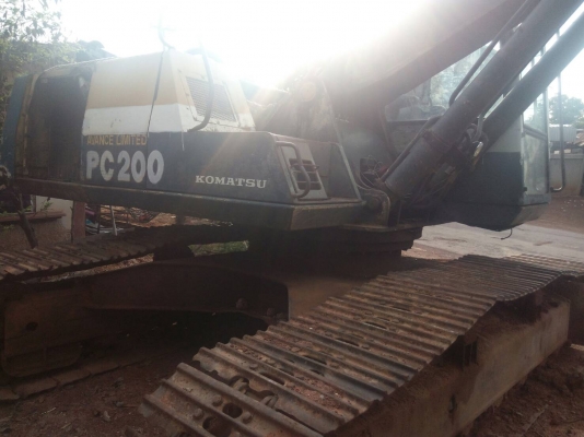 ขายรถขุดแบ็คโฮKOMATSU PC 200-5 เครื่อง 6BD เทอร์โบ เอกสารชื้อขาย 370,000บ. สนใจ 0835601591 หรือ 0903494058