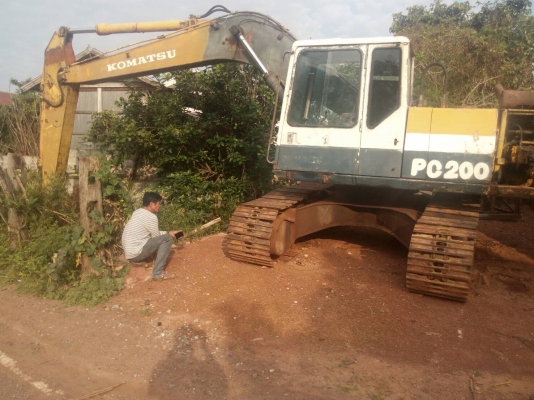 ขายรถขุดแบ็คโฮKOMATSU PC 200-5 เครื่อง 6BD เทอร์โบ เอกสารชื้อขาย 370,000บ. สนใจ 0835601591 หรือ 0903494058